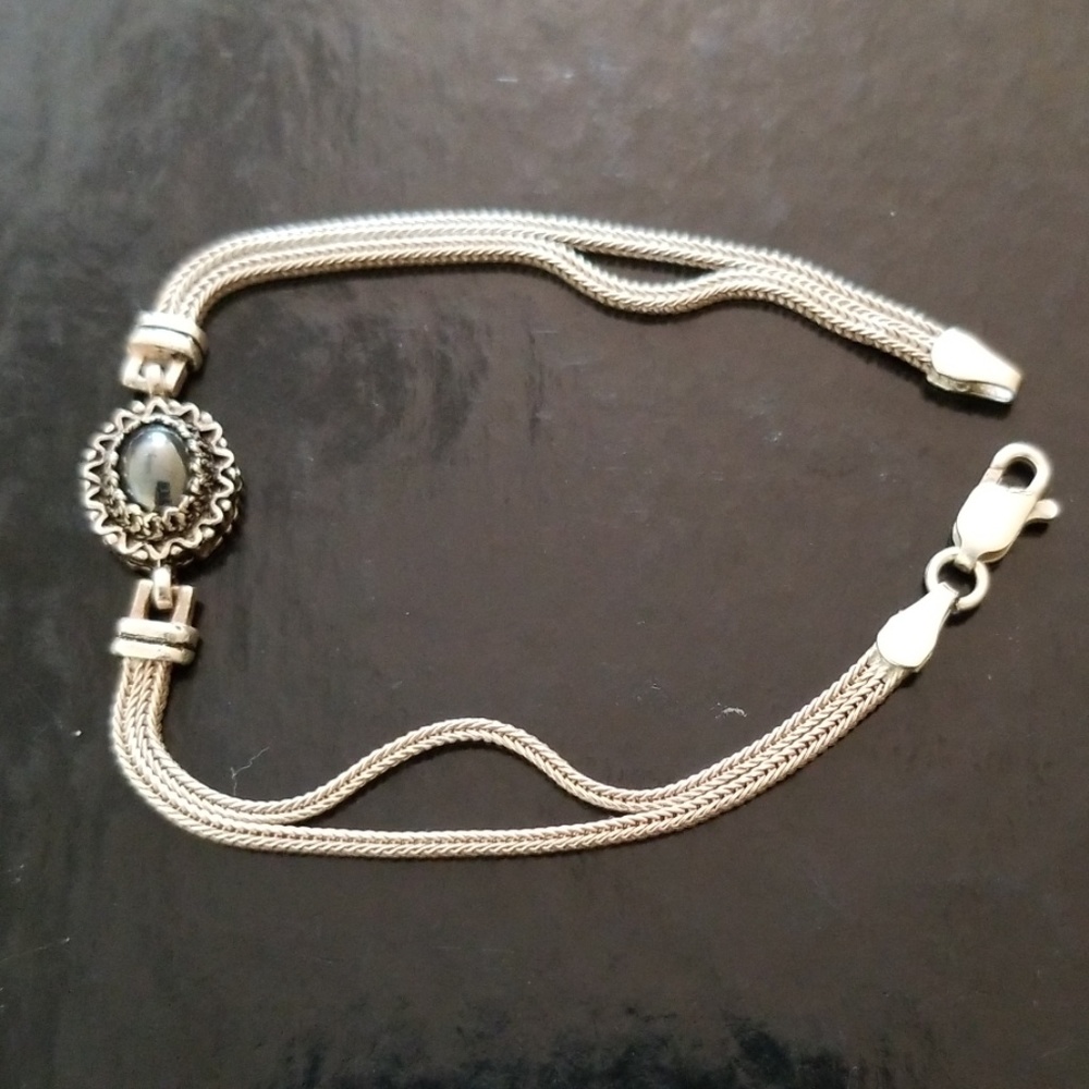 Silver bracelet w hematite